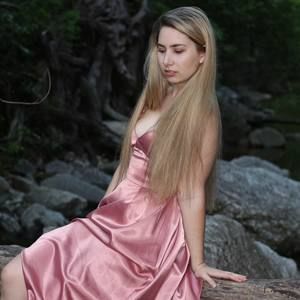 Meet your Posher, Brittney